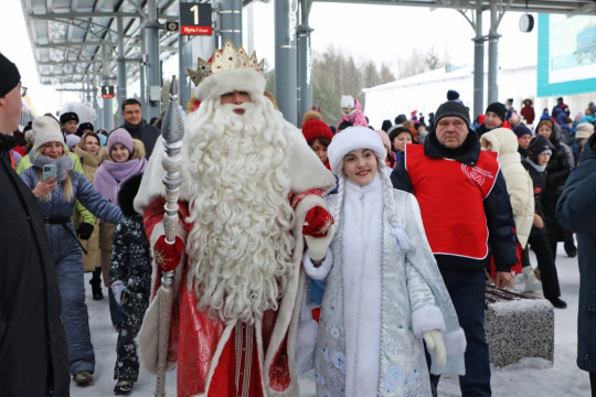 New Year trip of Ded Moroz' train will be declared in the Russian Book of Records as the longest railway route of a fairy-tale wizard
