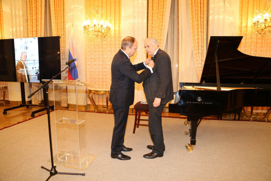 Russian envoy awards Order of Friendship to renowned American professor Brumfield
